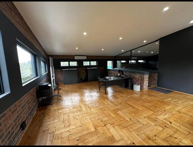 WAREHOUSE FOR SALE IN HILTON CENTRAL